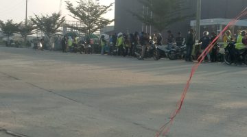 Pengguna Jalan Keluhkan Pedagang Yang Berjualan Dijalan Utama KEK Sei Mangkei